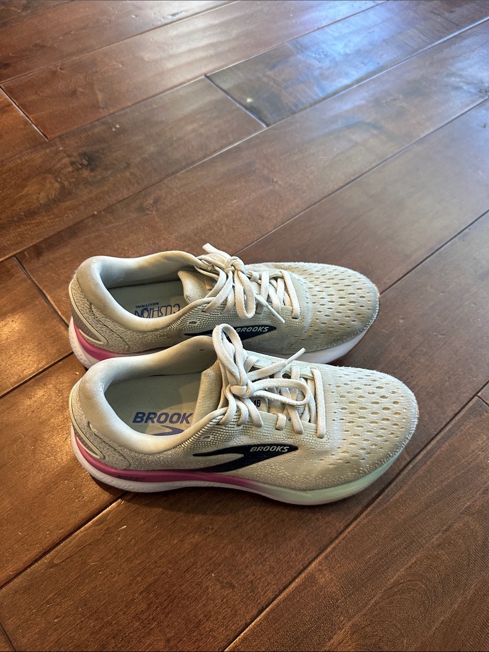 Brooks Ghost 16 Women's Light Gray and Pink Athletic Running Shoes